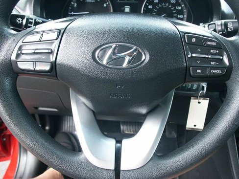 Used 2018 Hyundai Elantra GT image 9