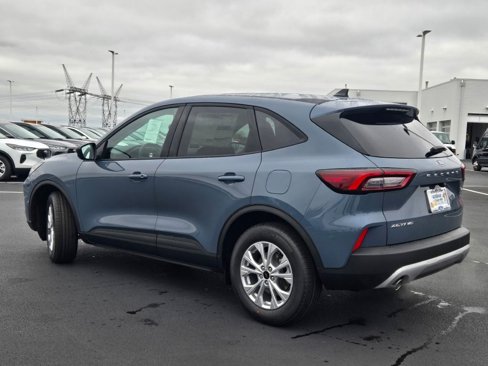 Used 2025 Ford Escape Active w/ Cold Weather Package image 17