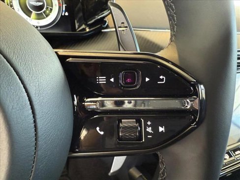 New 2025 Aston Martin V8 Vantage Coupe image 16