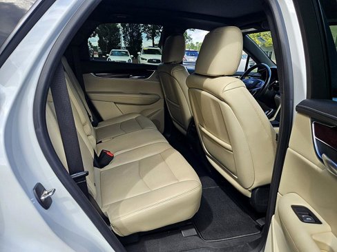 Used 2018 Cadillac XT5 Luxury w/ Driver Awareness Package image 16