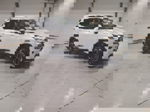 Used 2024 Nissan Rogue SV image 2