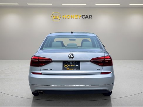 Used 2018 Volkswagen Passat 2.0T SE image 34