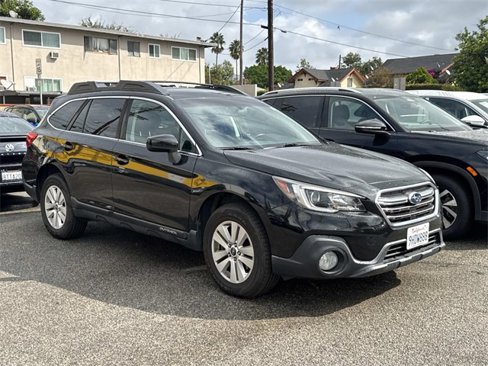 Used 2018 Subaru Outback 2.5i Premium image 1