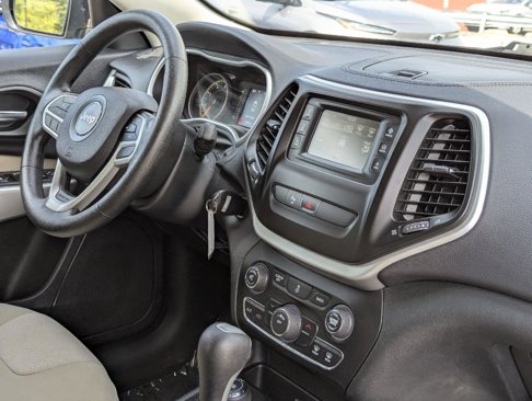 Used 2017 Jeep Cherokee Sport w/ Safety Group image 29