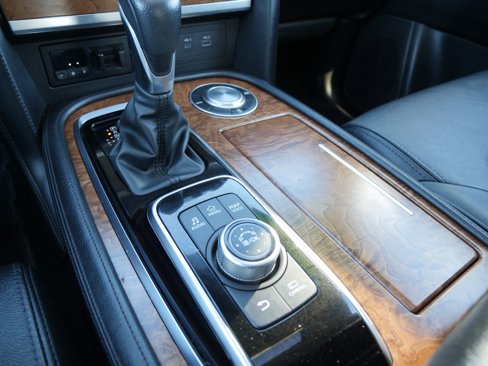 Used 2023 Nissan Armada SL w/ Captain's Chairs Package image 30