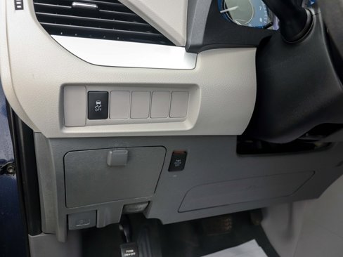 Used 2020 Toyota Sienna LE image 25