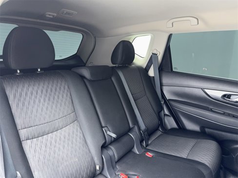 Used 2018 Nissan Rogue SV image 48
