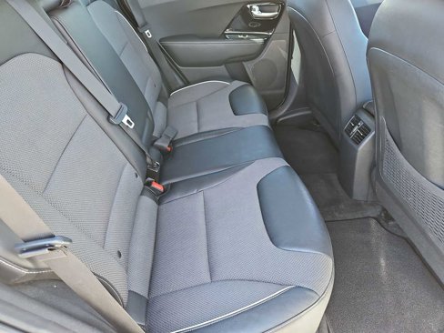 Used 2022 Kia Niro EX image 20