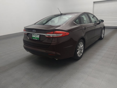 Used 2017 Ford Fusion SE w/ Fusion SE Technology Package image 9
