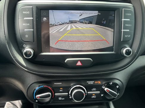Used 2023 Kia Soul LX w/ LX Technology Package image 13