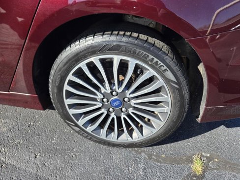 Used 2017 Ford Fusion SE image 42