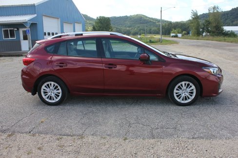 Used 2017 Subaru Impreza 2.0i Premium image 5