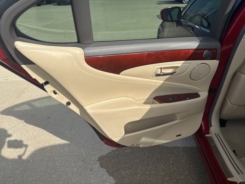 Used 2011 Lexus LS 460 image 16
