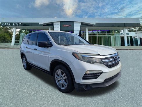 Used 2017 Honda Pilot LX image 1
