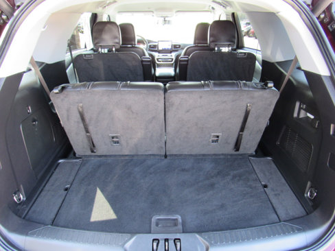 Used 2022 Ford Explorer XLT w/ Equipment Group 202A image 30