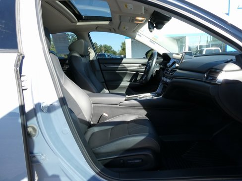 Used 2022 Honda Accord Touring image 13