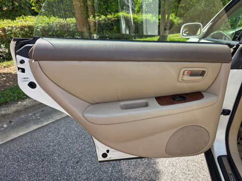 Used 2001 Lexus ES 330 image 22