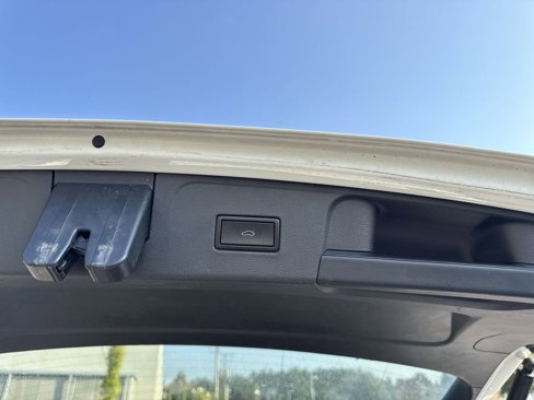 Used 2021 Volkswagen Atlas SEL image 17