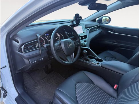 Used 2023 Toyota Camry SE image 10
