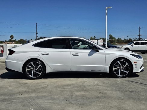 Used 2021 Hyundai Sonata SEL Plus w/ Tech Package image 9
