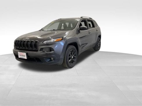 Used 2017 Jeep Cherokee Latitude w/ Cold Weather Group image 3