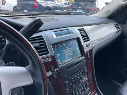Used 2009 Cadillac Escalade AWD image 24