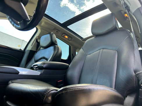 Used 2012 Cadillac SRX Luxury image 11