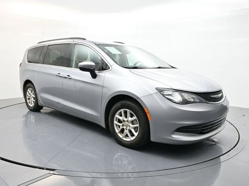 Used 2020 Chrysler Voyager Lxi image 3