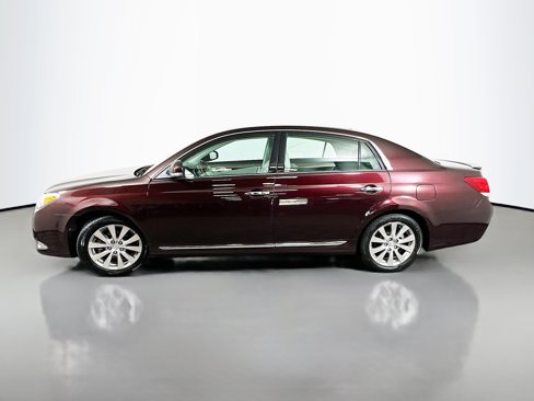Used 2011 Toyota Avalon Limited image 4