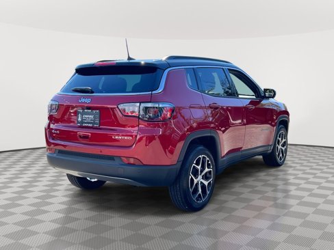 Used 2024 Jeep Compass Limited image 7