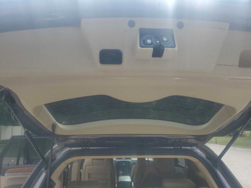 Used 2010 Buick Enclave CXL image 30