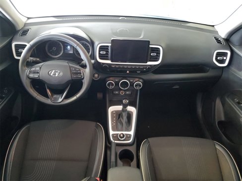 Used 2022 Hyundai Venue Limited image 10