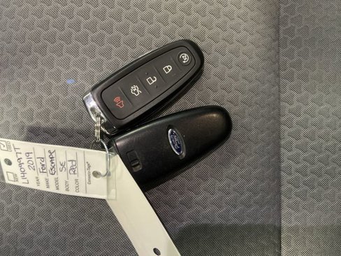 Used 2019 Ford Escape SE image 24