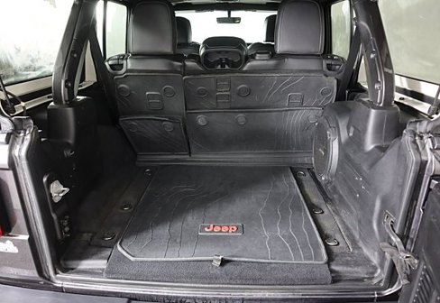 Used 2019 Jeep Wrangler Unlimited Sahara image 8