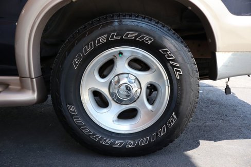 Used 2000 Ford Explorer Eddie Bauer image 40