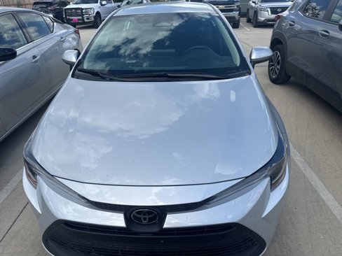 Used 2023 Toyota Corolla LE image 2