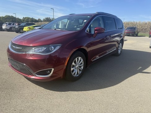 Used 2018 Chrysler Pacifica Touring-L Plus image 3