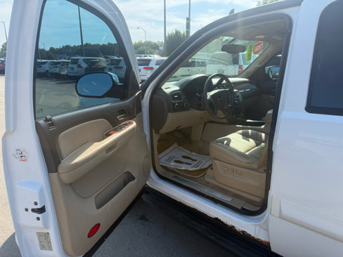 Used 2008 GMC Yukon SLT w/ SLT Preferred Equipment Group image 9