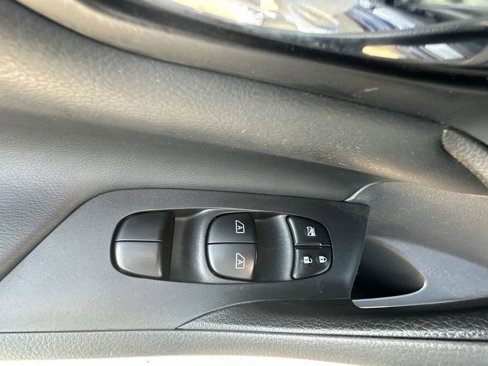 Used 2017 Nissan Altima 2.5 SL w/ Moonroof Package image 23