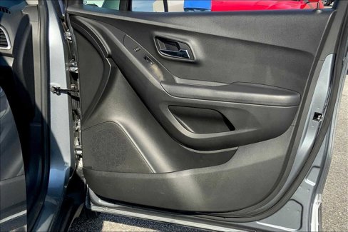 Used 2019 Chevrolet Trax LT w/ LT Convenience Package image 22