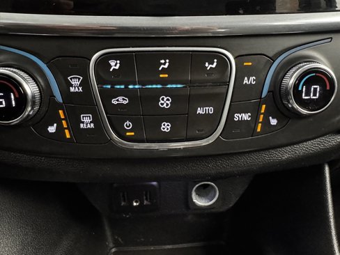 Used 2020 Chevrolet Traverse LT image 7