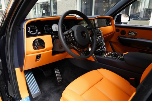 New 2025 Rolls-Royce Cullinan image 12
