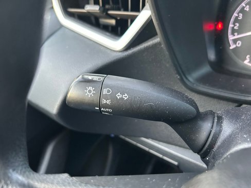 Used 2022 Toyota Corolla LE image 20