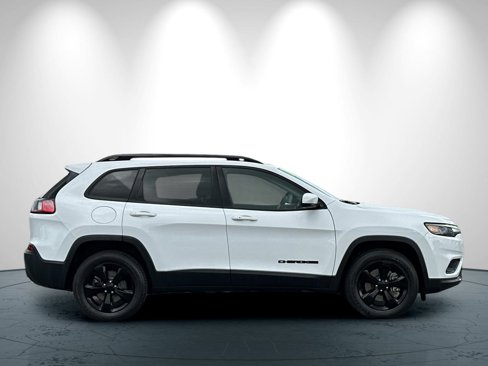 Used 2019 Jeep Cherokee Latitude Plus image 3
