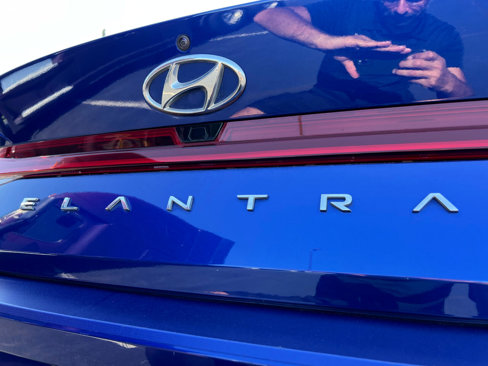 Used 2021 Hyundai Elantra Limited image 20