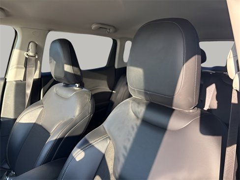 Used 2017 Jeep Compass Latitude w/ Popular Equipment Group image 8