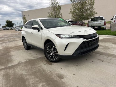 Used 2021 Toyota Venza LE image 1