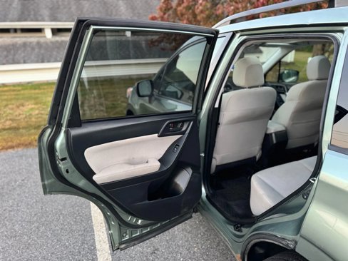 Used 2014 Subaru Forester 2.5i Premium w/ All-Weather Package image 11