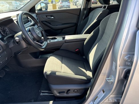 Used 2023 Nissan Rogue SV image 25