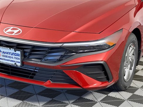 New 2025 Hyundai Elantra SE image 10